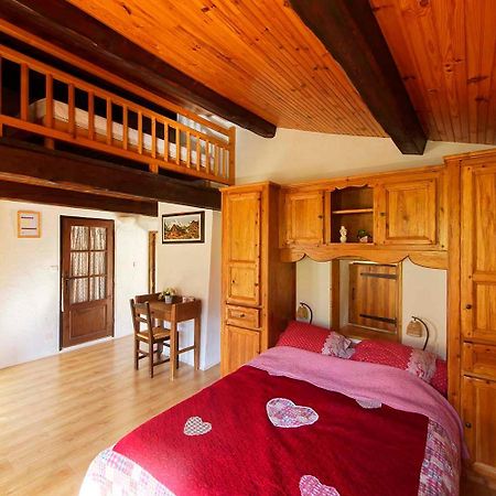 Chambres D'Hotes - La Maison De Julie Антрево Екстер'єр фото